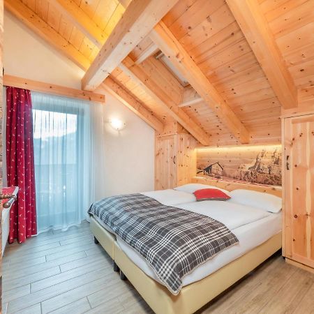 Ciasa Raut Appartement La Valle Buitenkant foto