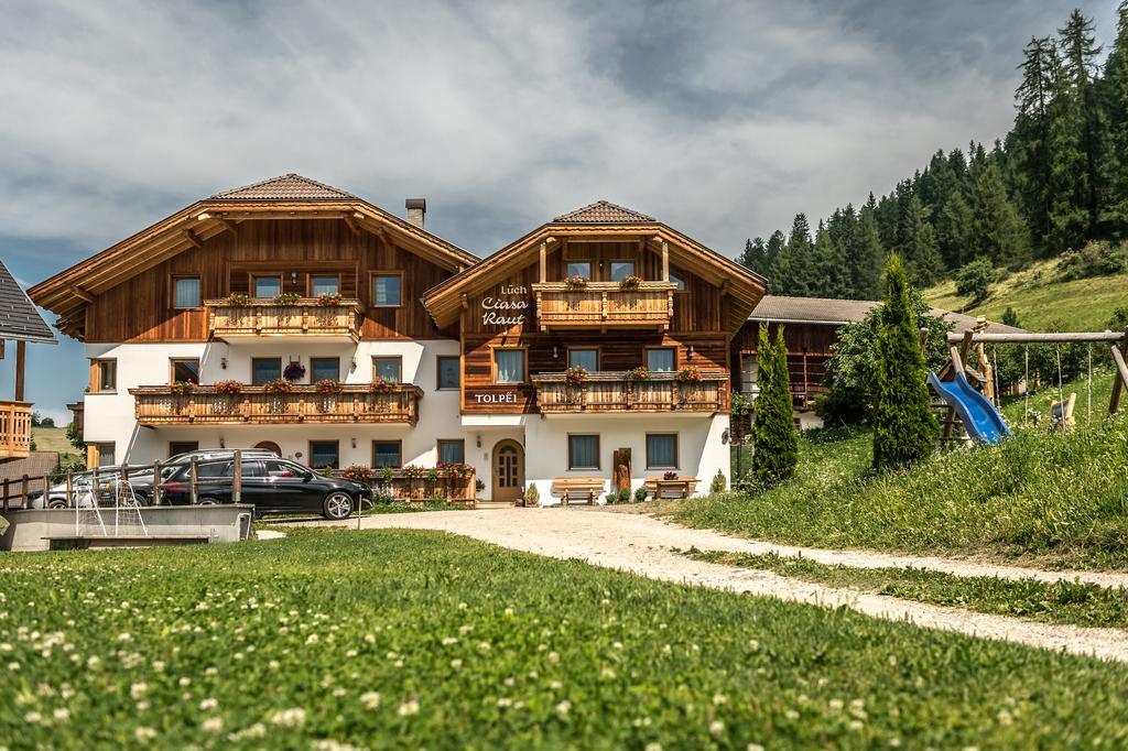 Ciasa Raut Appartement La Valle Buitenkant foto