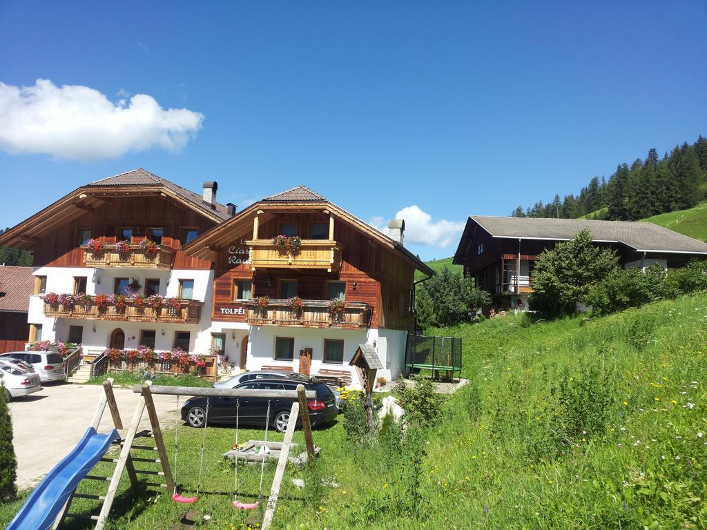 Ciasa Raut Appartement La Valle Buitenkant foto