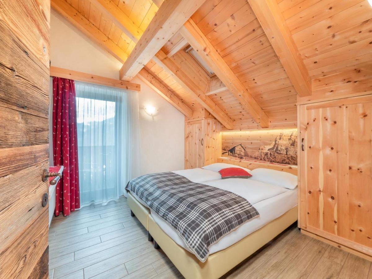 Ciasa Raut Appartement La Valle Buitenkant foto