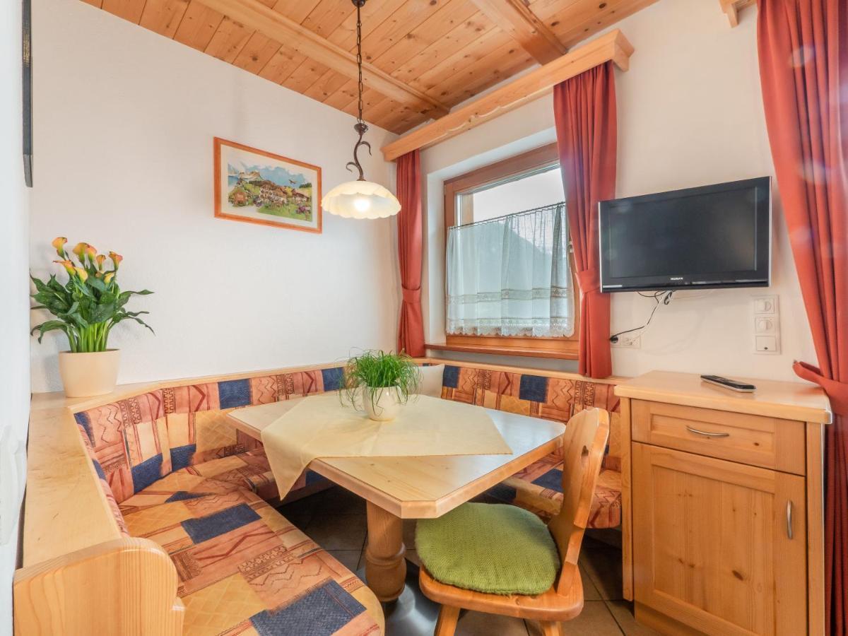 Ciasa Raut Appartement La Valle Buitenkant foto