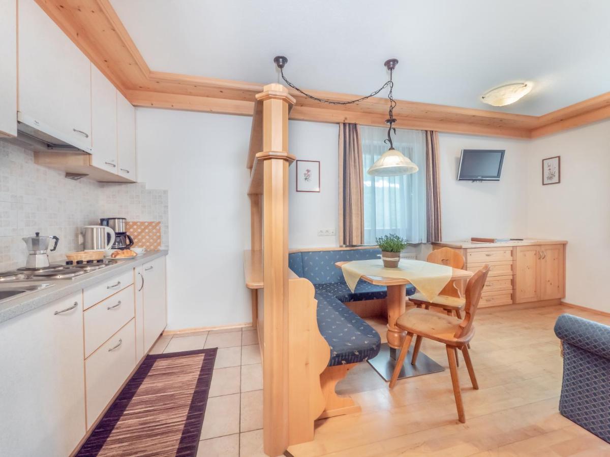 Ciasa Raut Appartement La Valle Buitenkant foto