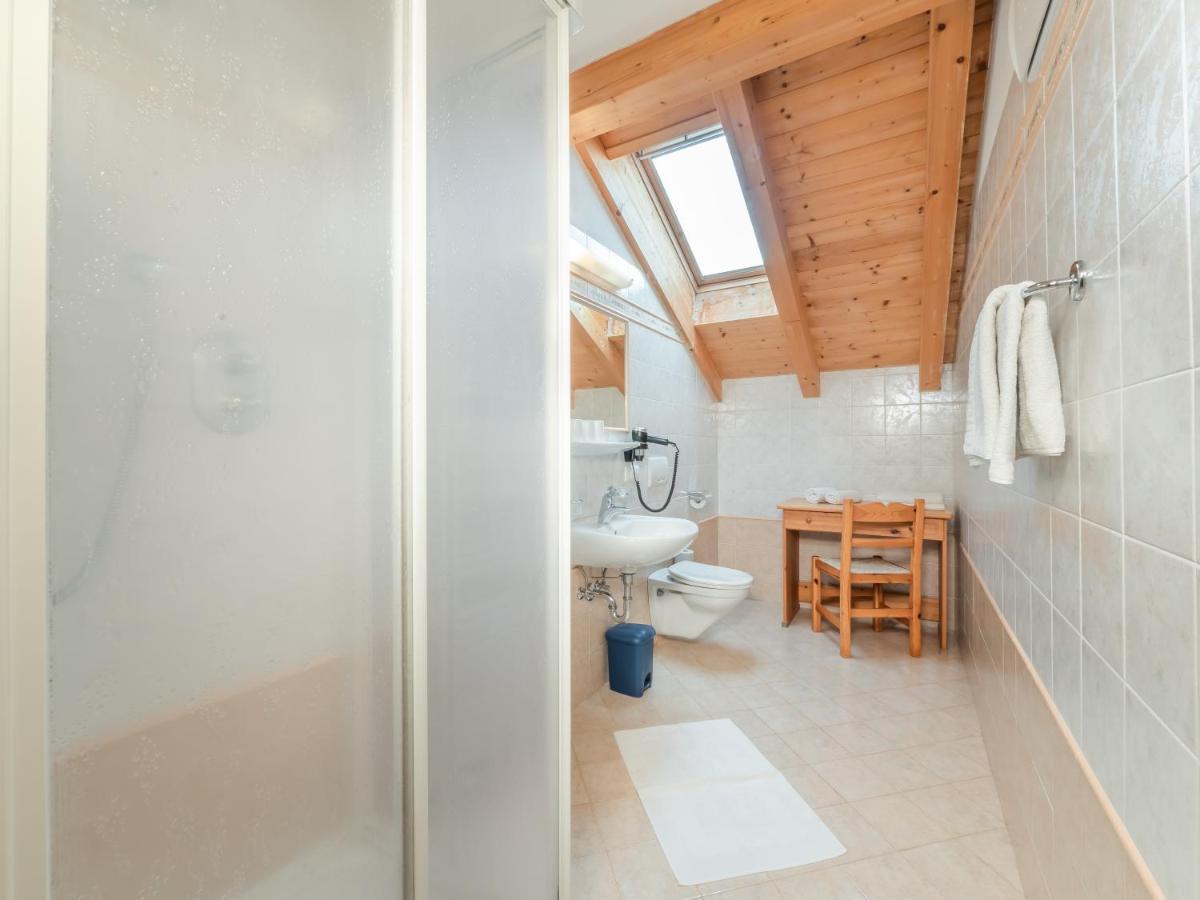 Ciasa Raut Appartement La Valle Buitenkant foto